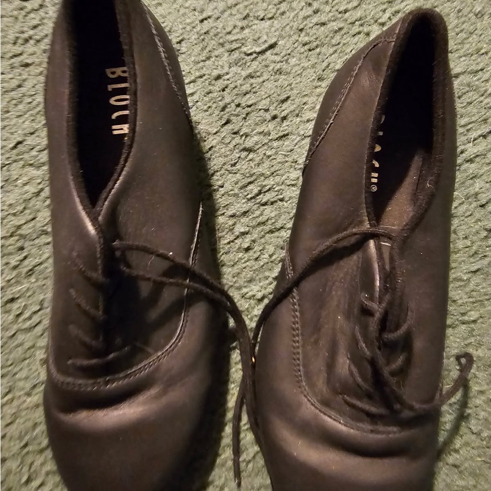 Bloch shockwave
